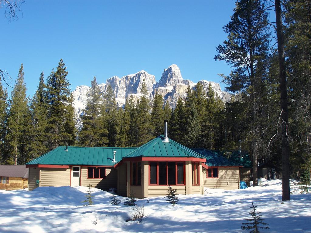 Hi Castle Mountain - Hostel Exterior photo